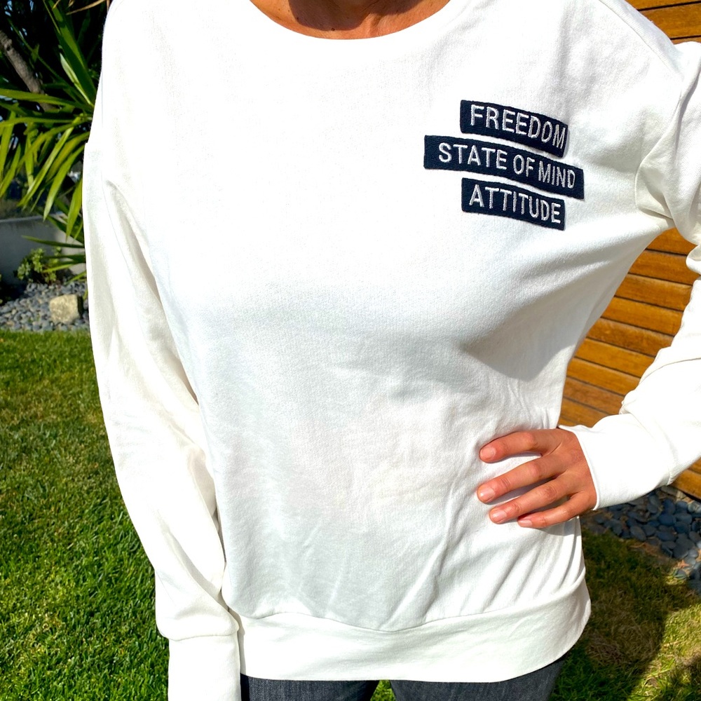 Oversize soft sweatshirt from June with patches
